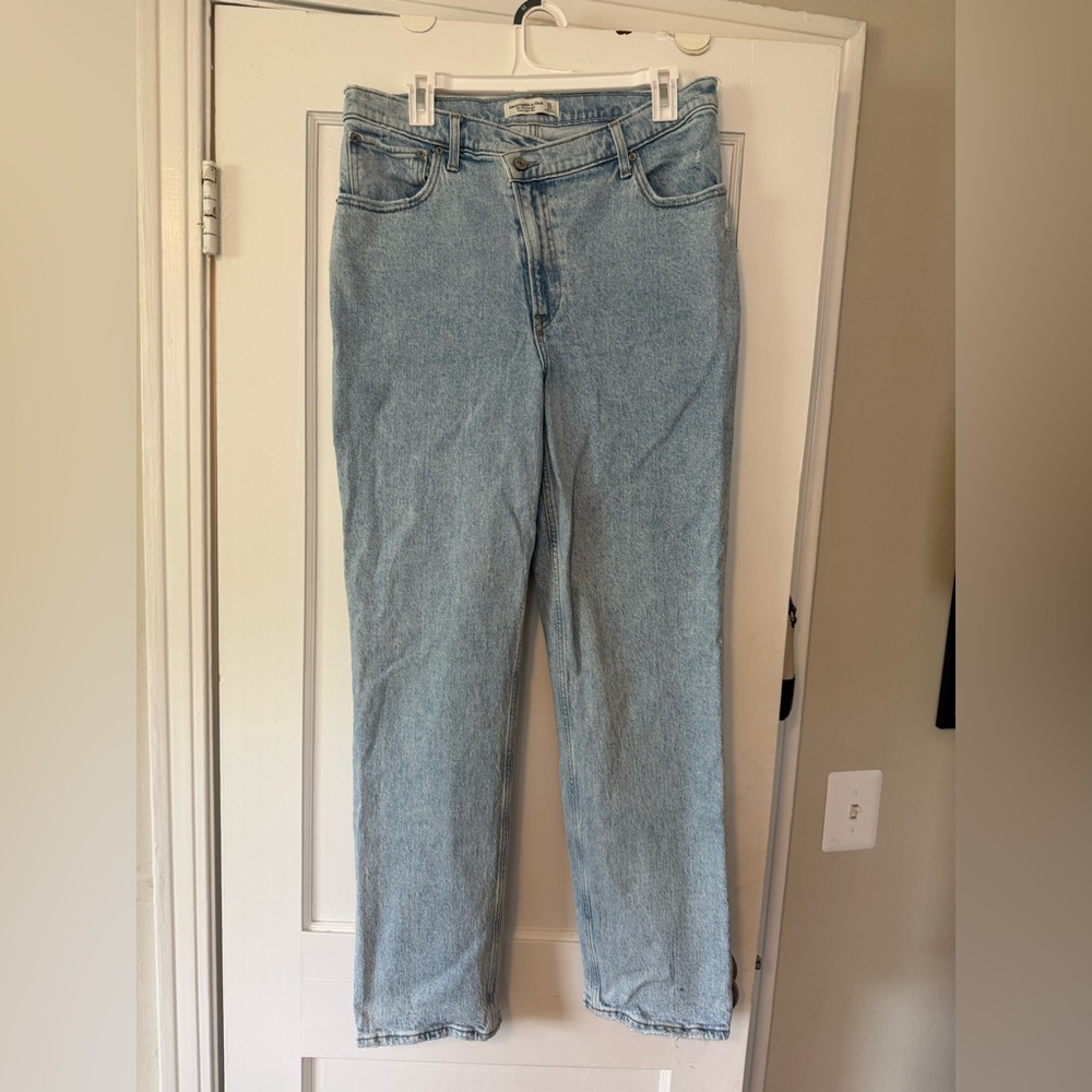 Abercrombie & Fitch Light Wash Blue Women's Jeans
